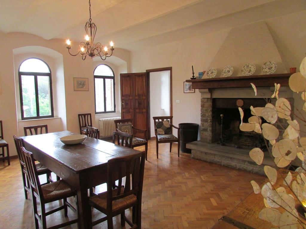 Agriturismo Dea Valfabbrica Bagian luar foto