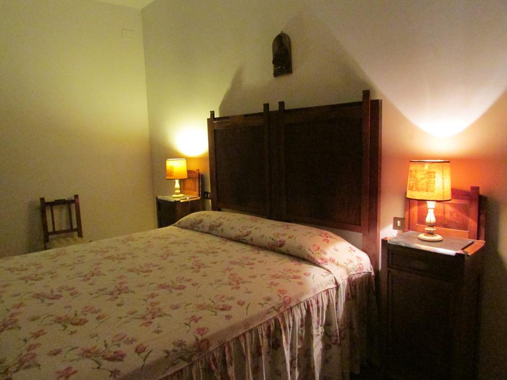 Agriturismo Dea Valfabbrica Bagian luar foto