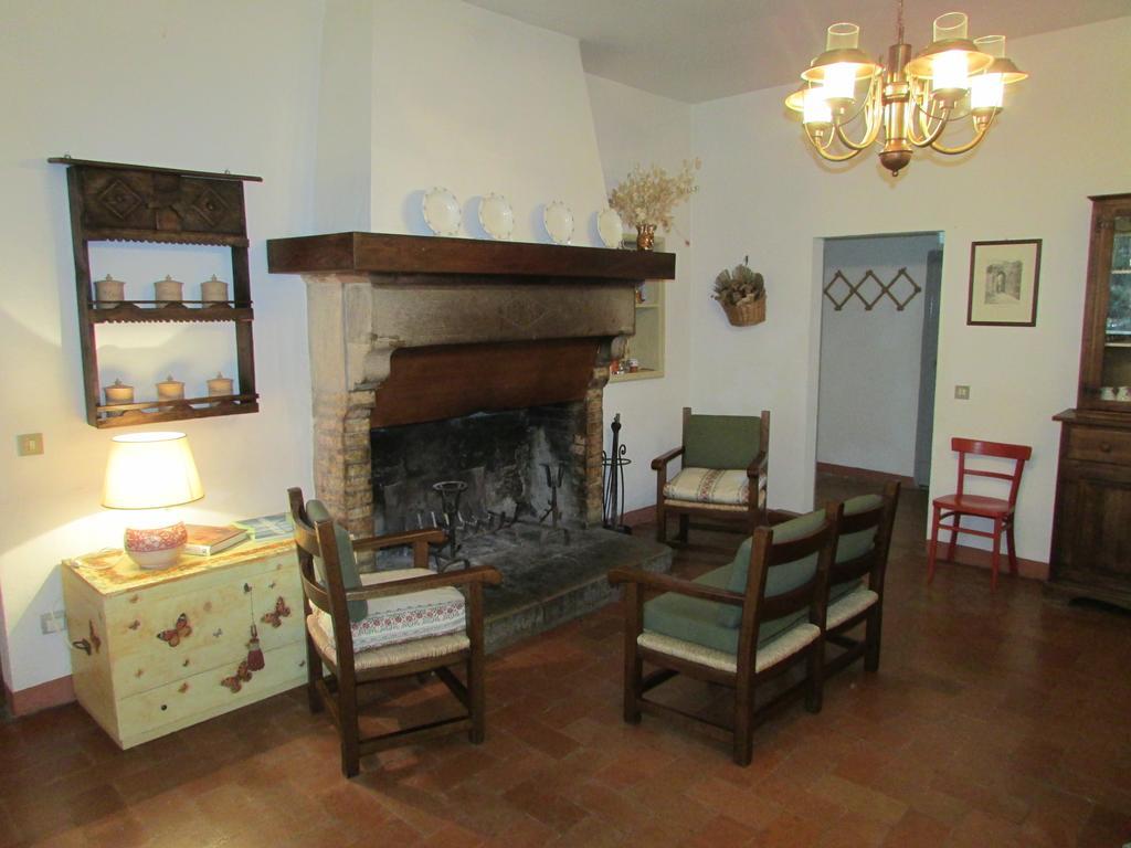 Agriturismo Dea Valfabbrica Bagian luar foto
