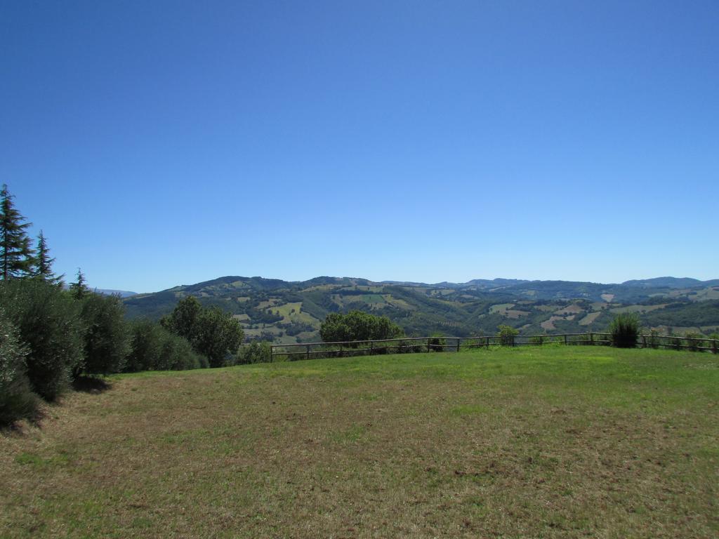 Agriturismo Dea Valfabbrica Bagian luar foto