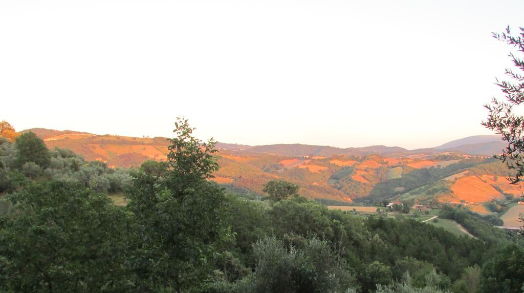 Agriturismo Dea Valfabbrica Bagian luar foto