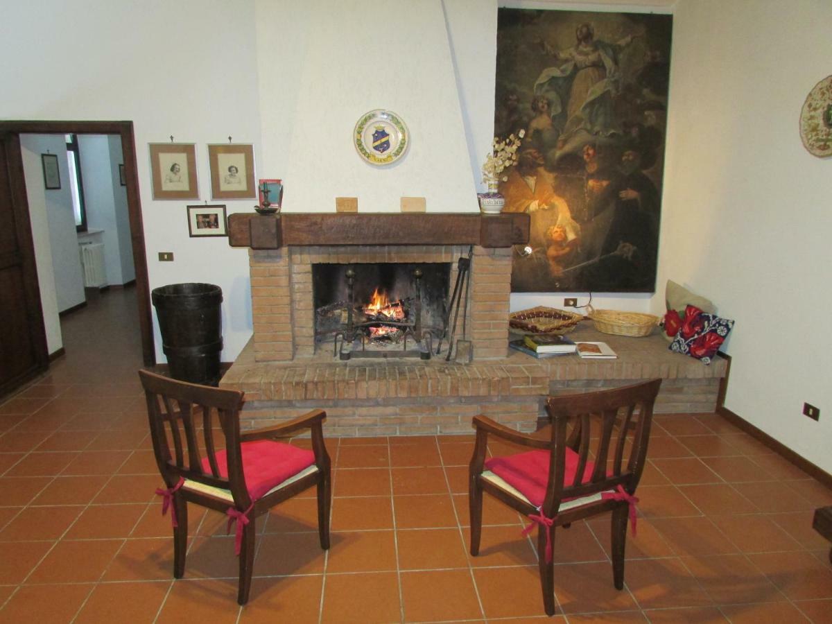 Agriturismo Dea Valfabbrica Bagian luar foto